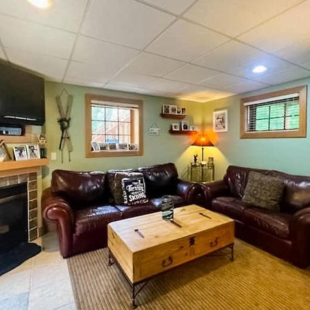 보인폴스 Boyne Mountain Getaway, Unit B 아파트 호텔 외부 사진