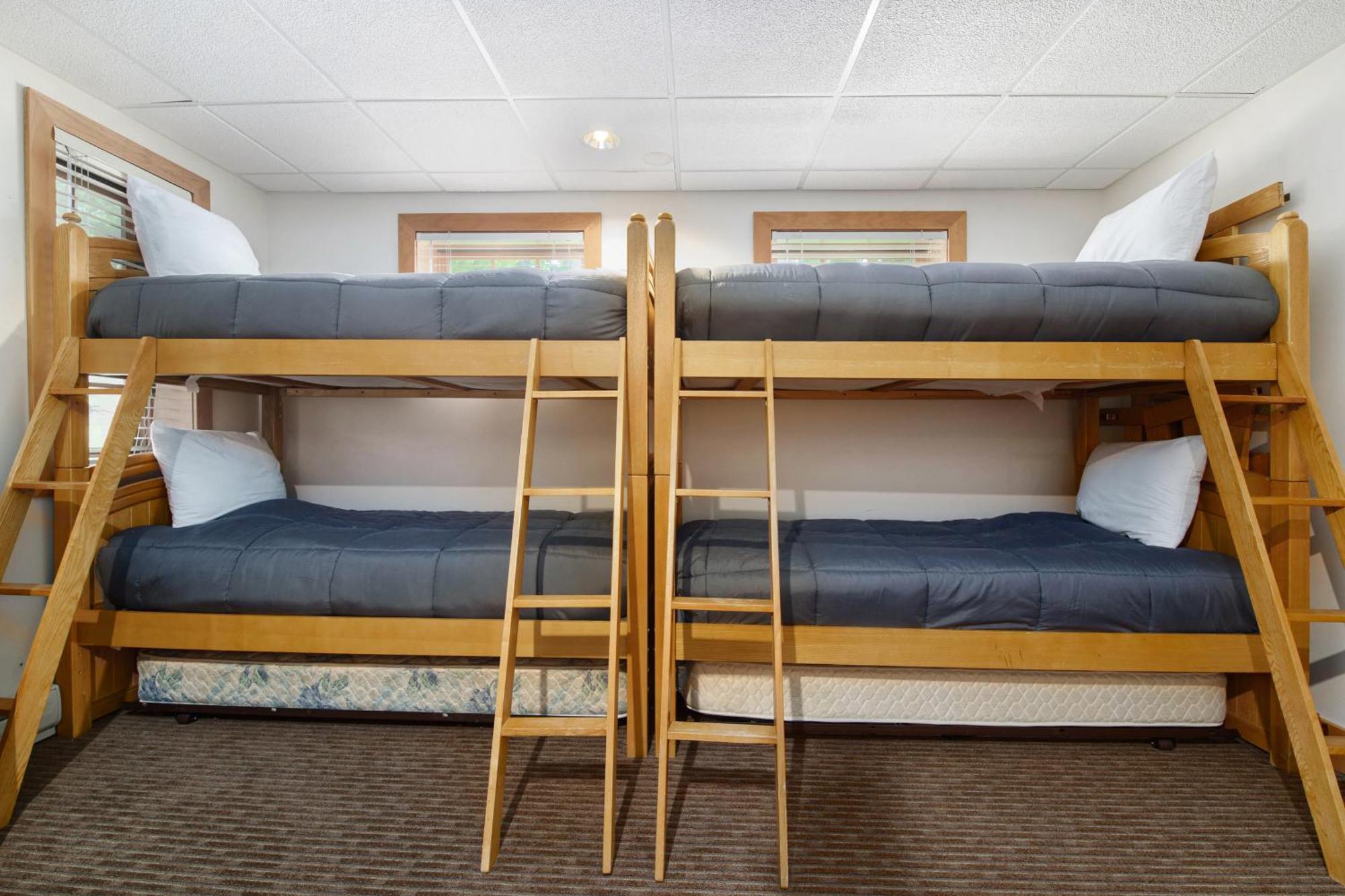 보인폴스 Boyne Mountain Getaway, Unit B 아파트 호텔 외부 사진